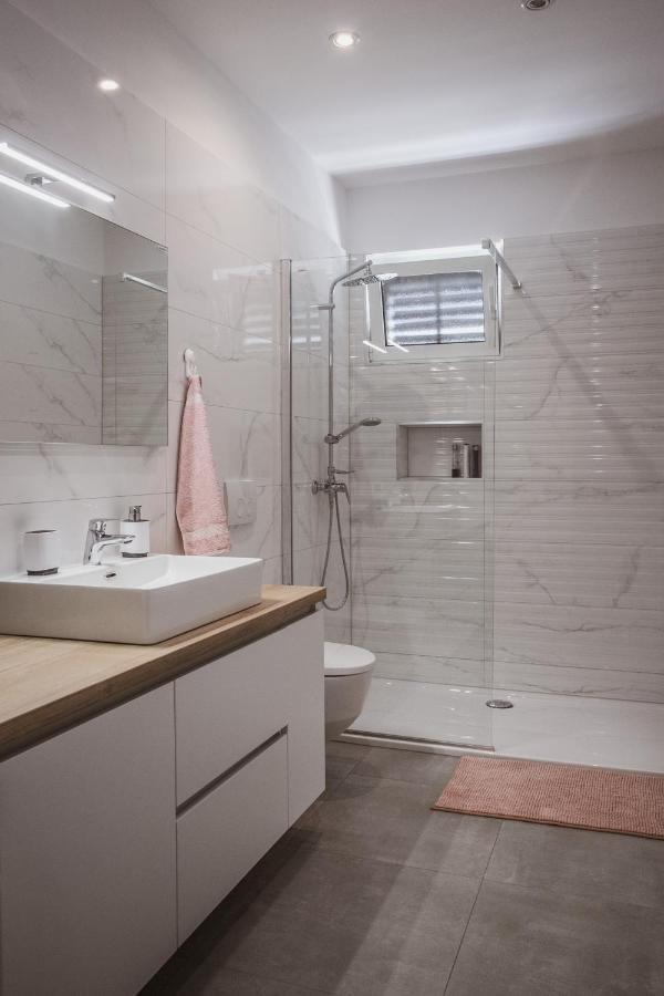 Comfort Sea View Apartment Dugi Rat Exterior foto